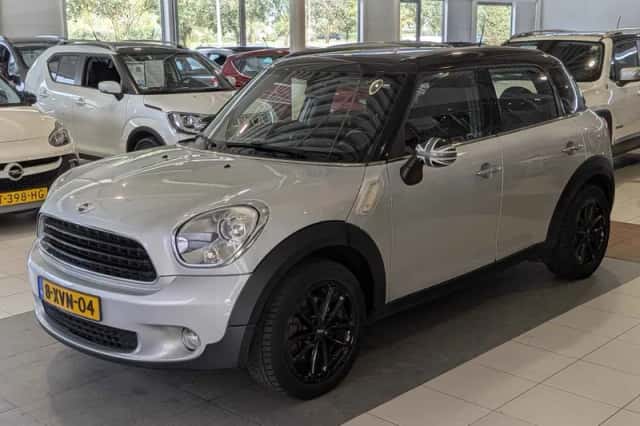MINI Countryman (2011) thumbnail 2