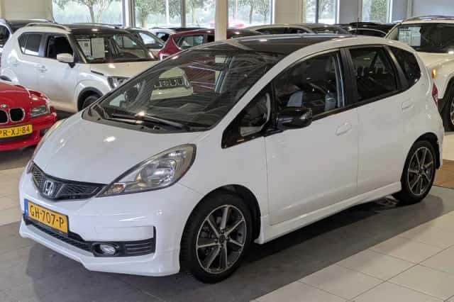 Honda Jazz (2015) thumbnail 2
