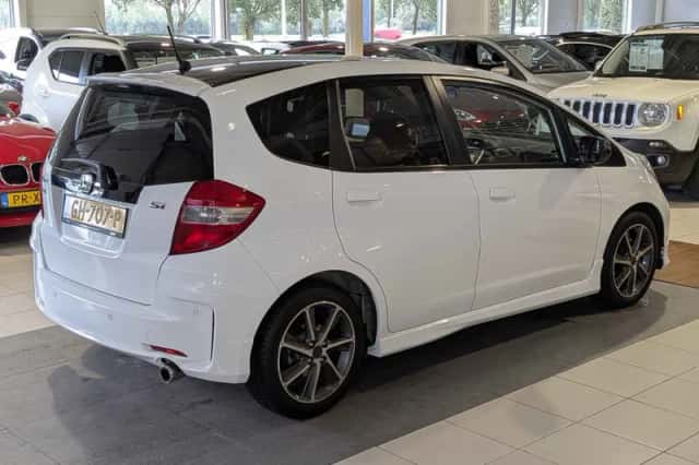 Honda Jazz (2015) thumbnail 4