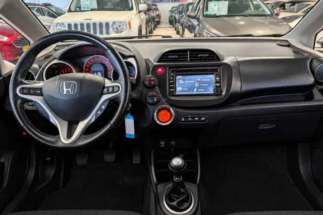 Honda Jazz (2015) thumbnail 6