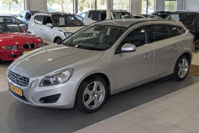 Volvo V60 (2012) thumbnail 2
