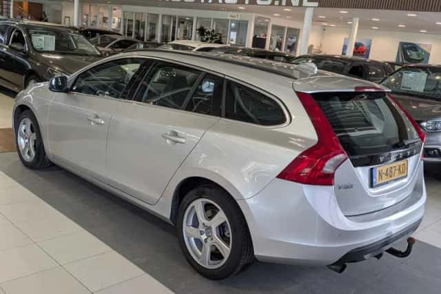 Volvo V60 (2012) thumbnail 3