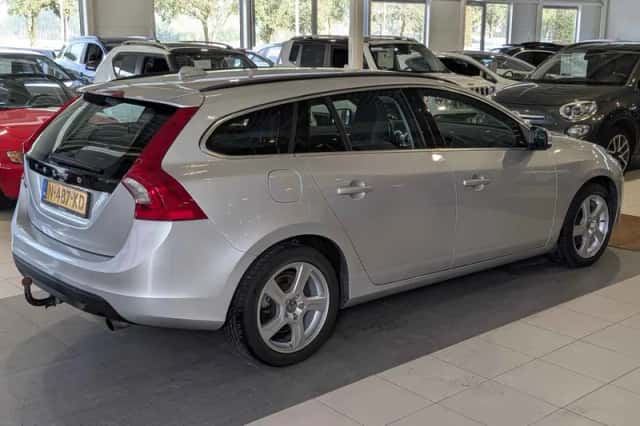 Volvo V60 (2012) thumbnail 4