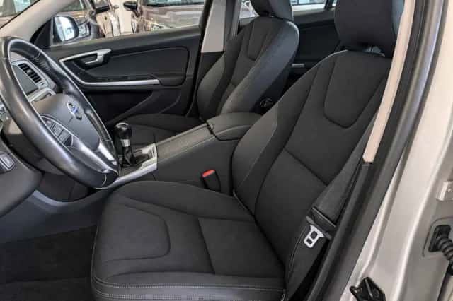 Volvo V60 (2012) thumbnail 6