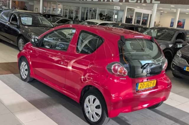 Toyota Aygo (2009) thumbnail 3
