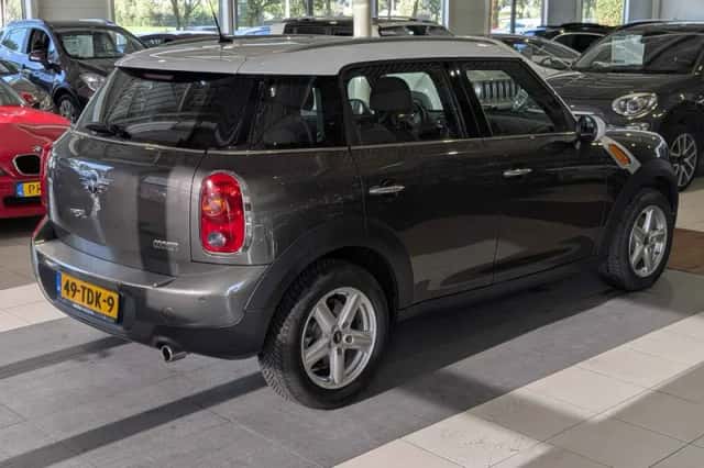 MINI Countryman (2012) thumbnail 4