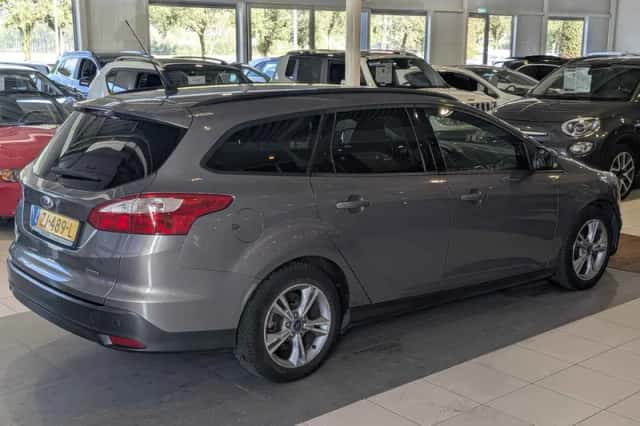 Ford Focus (2013) thumbnail 4