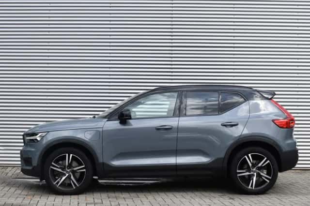 Volvo XC40 (2021) thumbnail 2