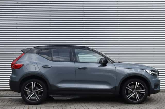 Volvo XC40 (2021) thumbnail 3