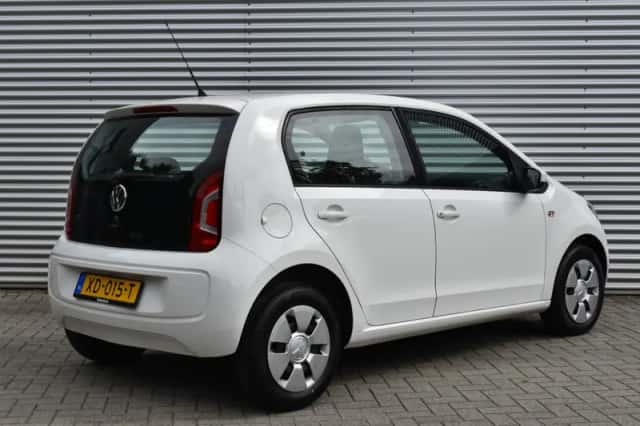 Volkswagen Up (2016) thumbnail 6
