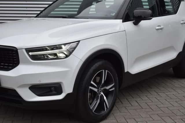Volvo XC40 (2019) thumbnail 2