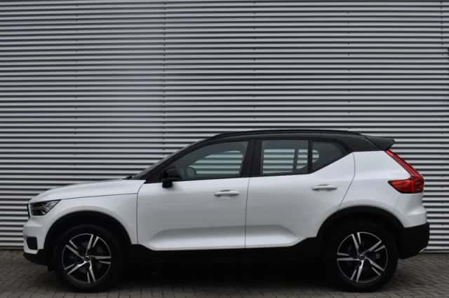 Volvo XC40 (2019) thumbnail 3