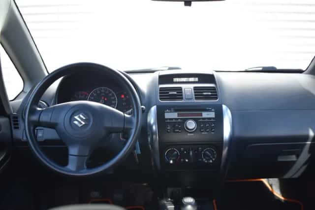 Suzuki SX4 (2008) thumbnail 5