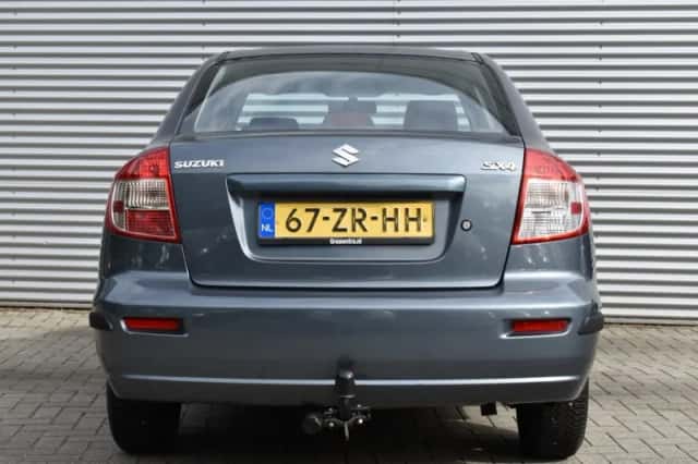 Suzuki SX4 (2008) thumbnail 6