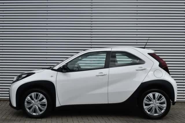 Toyota Aygo X (2024) thumbnail 2