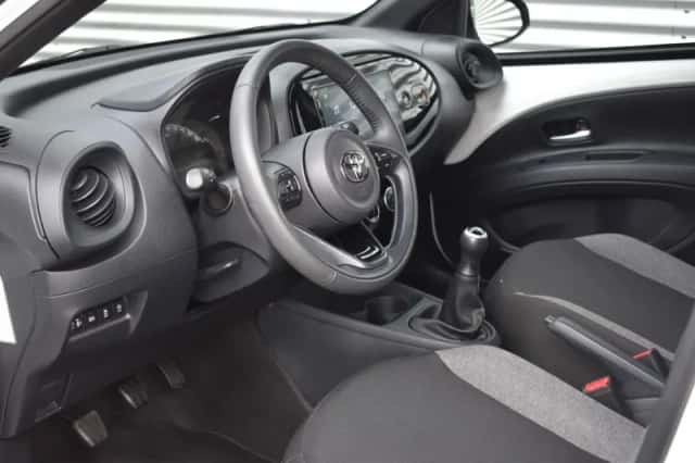 Toyota Aygo X (2024) thumbnail 4