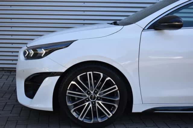 Kia ProCeed (2022) thumbnail 4