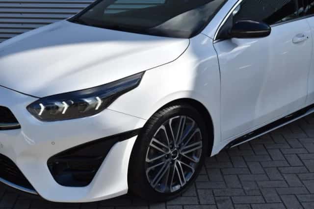 Kia ProCeed (2022) thumbnail 5