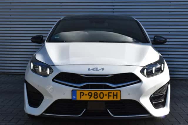 Kia ProCeed (2022) thumbnail 6