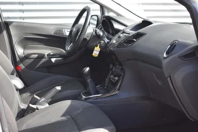 Ford Fiesta (2013) thumbnail 6