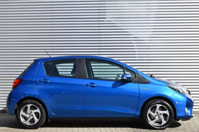 Toyota Yaris (2015) thumbnail 6