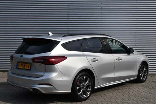 Ford Focus (2022) thumbnail 4