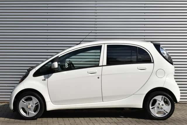 Mitsubishi i-MiEV (2011) thumbnail 2