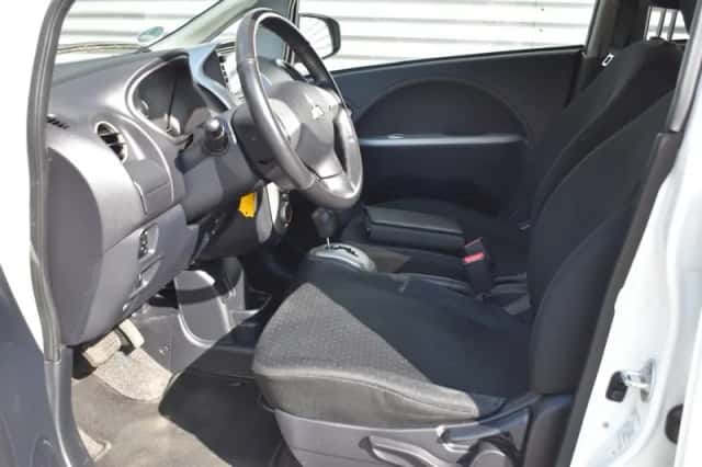 Mitsubishi i-MiEV (2011) thumbnail 4