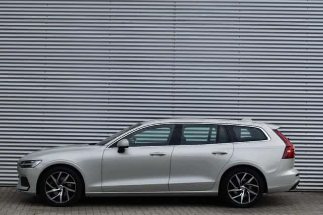 Volvo V60 (2020) thumbnail 2