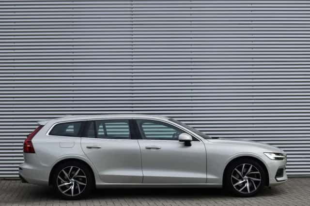 Volvo V60 (2020) thumbnail 4