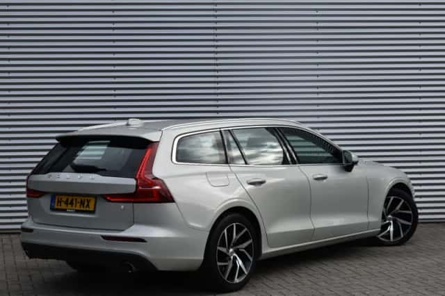 Volvo V60 (2020) thumbnail 5