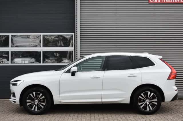 Volvo XC60 (2021) thumbnail 2