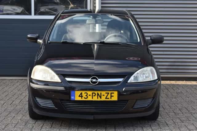 Opel Corsa (2004) thumbnail 5