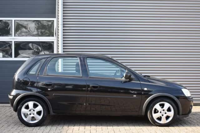 Opel Corsa (2004) thumbnail 6
