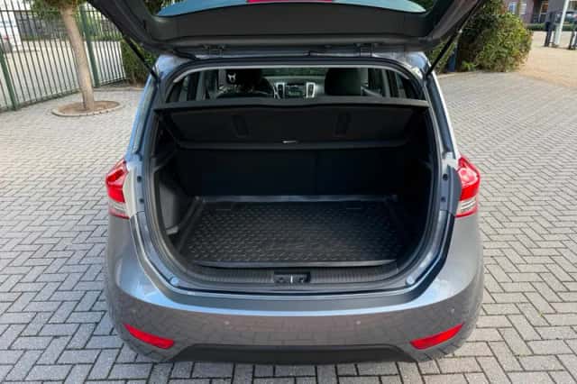 Hyundai ix20 (2015) thumbnail 6