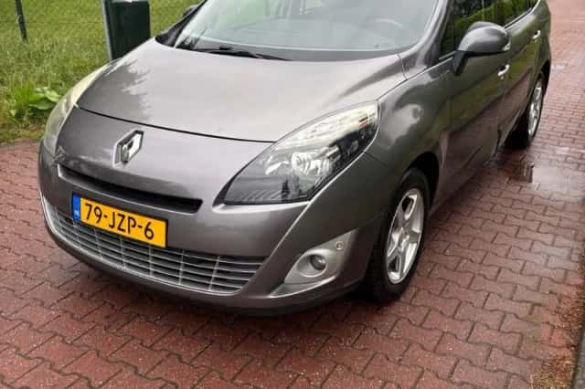 Renault Grand Scénic (2009) thumbnail 2