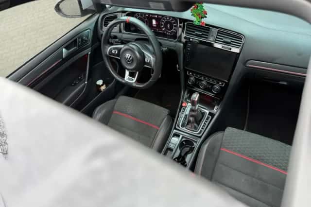 Volkswagen Golf (2018) thumbnail 4