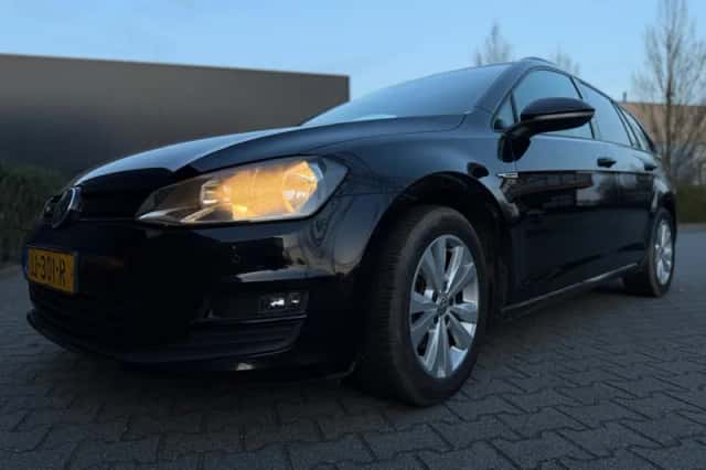 Volkswagen Golf (2016) thumbnail 5
