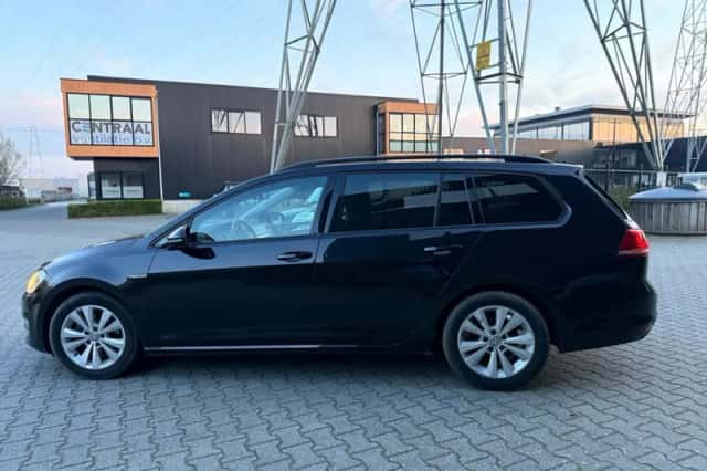 Volkswagen Golf (2016) thumbnail 6