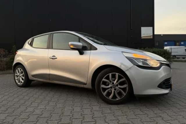 Renault Clio (2013) thumbnail 2