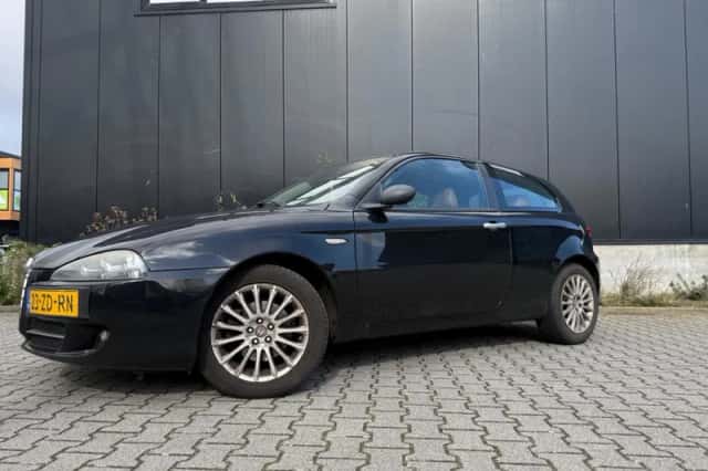 Alfa Romeo 147 (2008) thumbnail 4