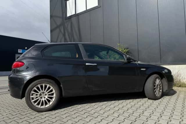 Alfa Romeo 147 (2008) thumbnail 5