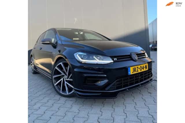 Volkswagen Golf (2018) thumbnail 1