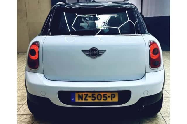 MINI Countryman (2010) thumbnail 4