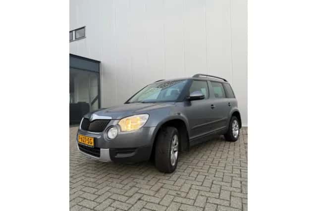 Škoda Yeti (2013) thumbnail 3