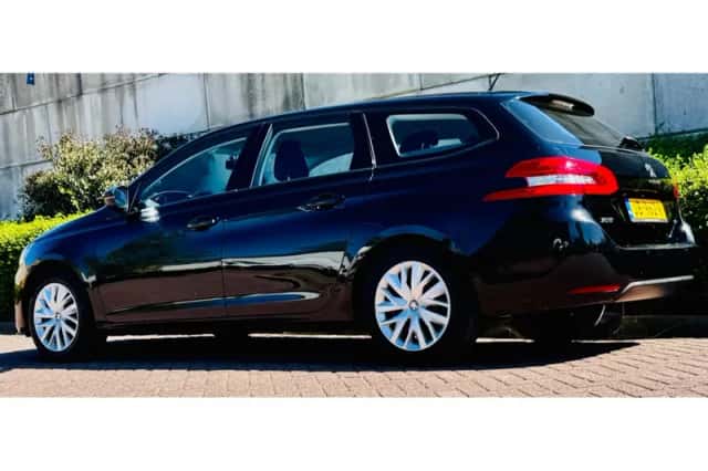 Peugeot 308 (2016) thumbnail 4