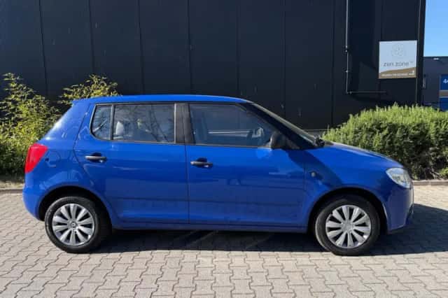 Škoda Fabia (2009) thumbnail 3