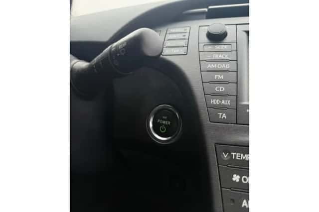 Toyota Prius (2011) thumbnail 4