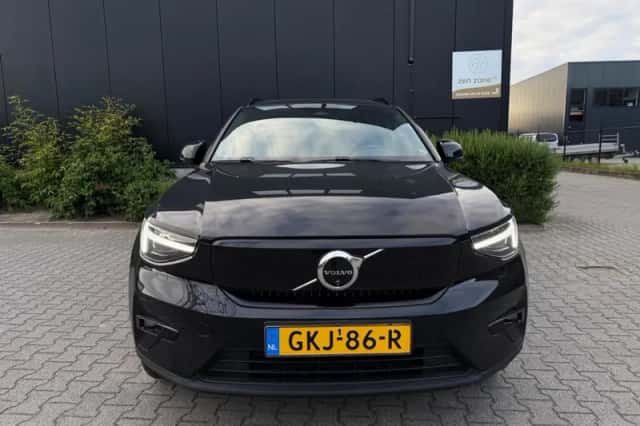Volvo EX40 (2024) thumbnail 4