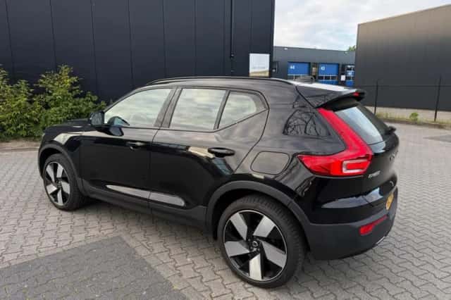 Volvo EX40 (2024) thumbnail 5